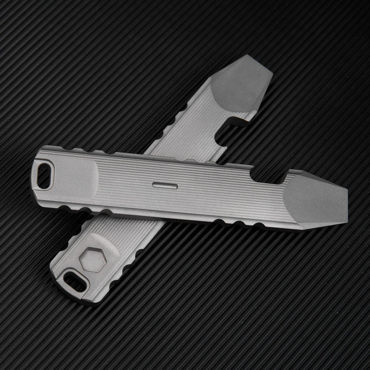 9.4CM Titanium Crowbar: Bottle Opener, Metal Pry Bar, Nail Pryer