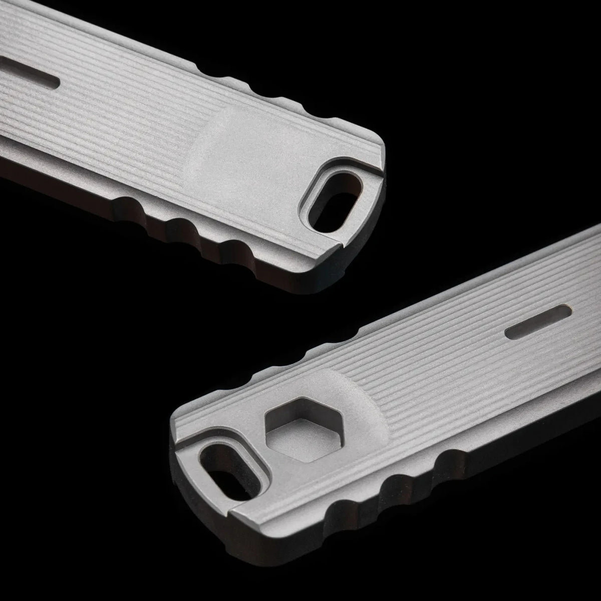 9.4CM Titanium Crowbar: Bottle Opener, Metal Pry Bar, Nail Pryer